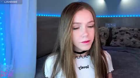 Melee Eva - Thumbs Up please  online show from 02-08-26, 02:59