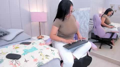 Snapshot of melie_me chatting on 03-03-26, 11:38 MELIE online show from 03-03-26, 11:38