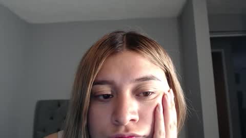 Snapshot of meliinna_xxx chatting on 11-25-25, 09:15 meliinna_xxx online show from 11-25-25, 09:15