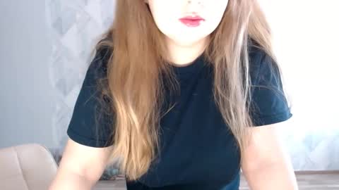 Snapshot of melina_beauty chatting on 11-01-25, 09:22 Melina online show from 11-01-25, 09:22