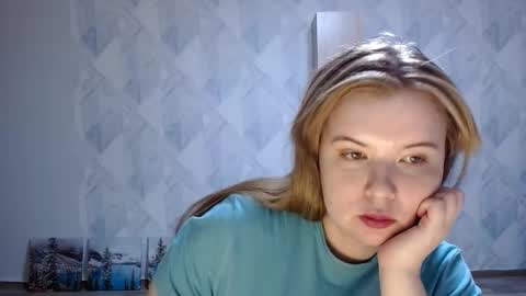 Snapshot of melina_beauty chatting on 11-04-25, 03:16 Melina online show from 11-04-25, 03:16