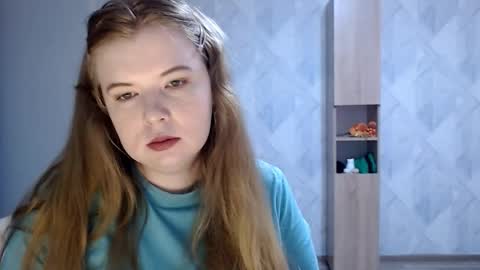 Snapshot of melina_beauty chatting on 11-19-25, 05:40 Melina online show from 11-19-25, 05:40