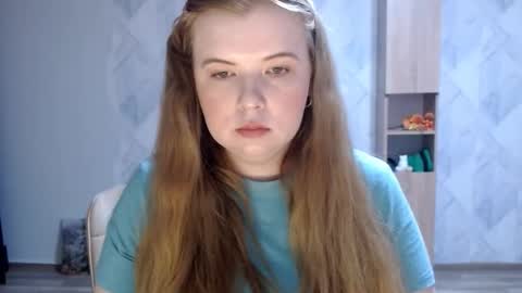 Snapshot of melina_beauty chatting on 11-19-25, 07:58 Melina online show from 11-19-25, 07:58