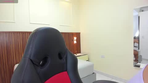 M E L I N A  online show from 09-22-25, 04:53