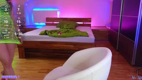 Snapshot of melinastyles chatting on 01-05-25, 09:57 Melina Styles online show from 01-05-25, 09:57