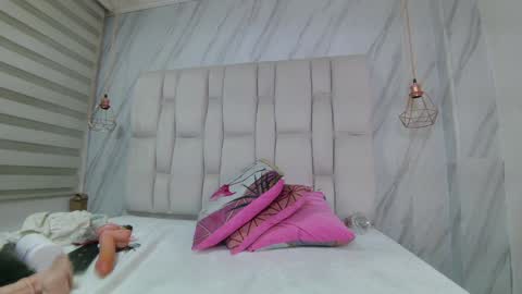 Melissa online show from 02-05-25, 02:26