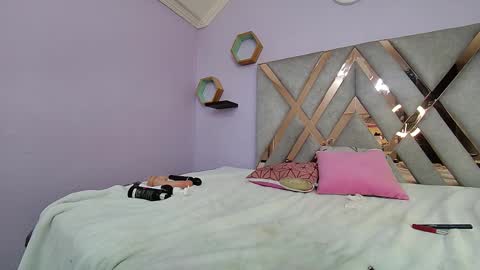 Melissa online show from 02-19-25, 02:44