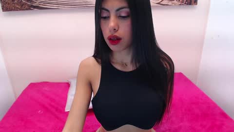 Snapshot of melisa_torrez chatting on 01-22-25, 11:45 melisa online show from 01-22-25, 11:45