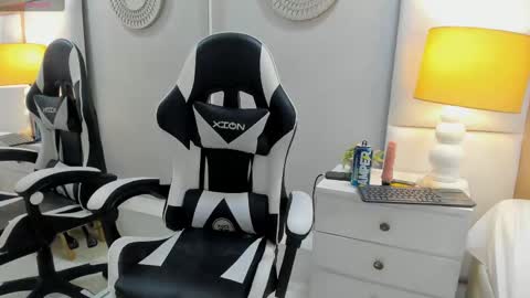 Meli online show from 09-13-25, 04:34