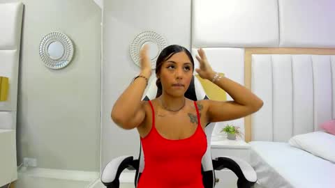 Meli online show from 10-21-25, 02:23