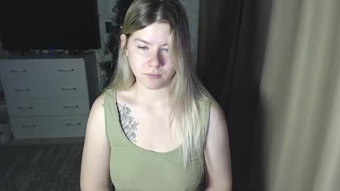 Snapshot of melissa__ray chatting on 12-23-24, 12:25 Melissa Ray online show from 12-23-24, 12:25