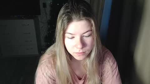 Snapshot of melissa__ray chatting on 12-24-24, 03:16 Melissa Ray online show from 12-24-24, 03:16