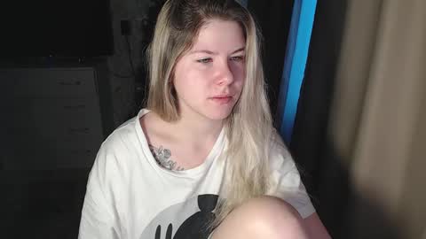 Snapshot of melissa__ray chatting on 12-26-24, 03:38 Melissa Ray online show from 12-26-24, 03:38