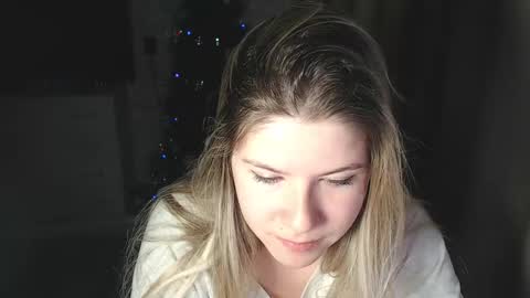 Snapshot of melissa__ray chatting on 12-26-24, 06:12 Melissa Ray online show from 12-26-24, 06:12