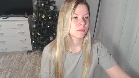 Snapshot of melissa__ray chatting on 01-23-25, 02:23 Melissa Ray online show from 01-23-25, 02:23