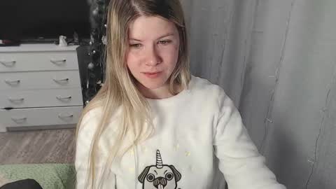 Snapshot of melissa__ray chatting on 01-24-25, 08:22 Melissa Ray online show from 01-24-25, 08:22