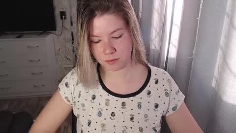 Snapshot of melissa__ray chatting on 01-31-25, 09:59 Melissa Ray online show from 01-31-25, 09:59