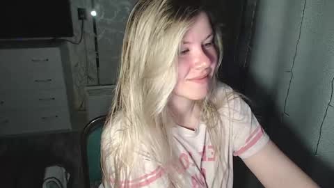 Snapshot of melissa__ray chatting on 02-01-25, 05:47 Melissa Ray online show from 02-01-25, 05:47