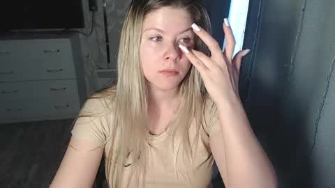 Snapshot of melissa__ray chatting on 02-05-25, 08:32 Melissa Ray online show from 02-05-25, 08:32