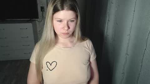 Snapshot of melissa__ray chatting on 02-05-25, 05:09 Melissa Ray online show from 02-05-25, 05:09