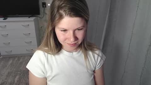 Snapshot of melissa__ray chatting on 02-07-25, 05:29 Melissa Ray online show from 02-07-25, 05:29