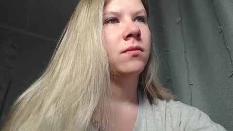 Snapshot of melissa__ray chatting on 02-09-25, 02:28 Melissa Ray online show from 02-09-25, 02:28