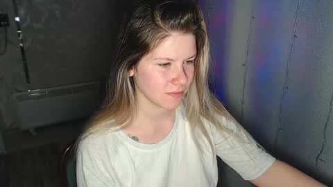 Snapshot of melissa__ray chatting on 02-09-25, 03:34 Melissa Ray online show from 02-09-25, 03:34