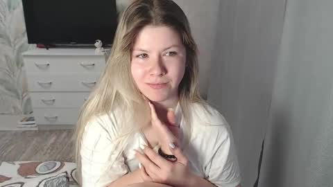 Snapshot of melissa__ray chatting on 02-14-25, 03:00 Melissa Ray online show from 02-14-25, 03:00