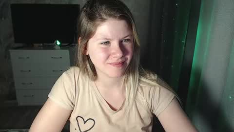 Snapshot of melissa__ray chatting on 02-17-25, 09:52 Melissa Ray online show from 02-17-25, 09:52