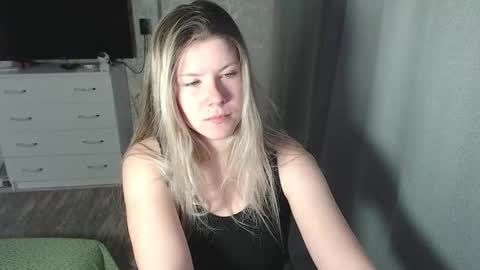 Snapshot of melissa__ray chatting on 02-26-25, 05:17 Melissa Ray online show from 02-26-25, 05:17