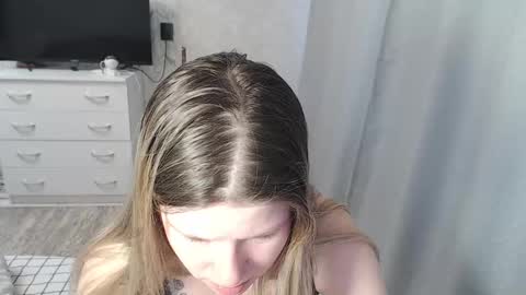 Snapshot of melissa__ray chatting on 02-28-25, 02:53 Melissa Ray online show from 02-28-25, 02:53