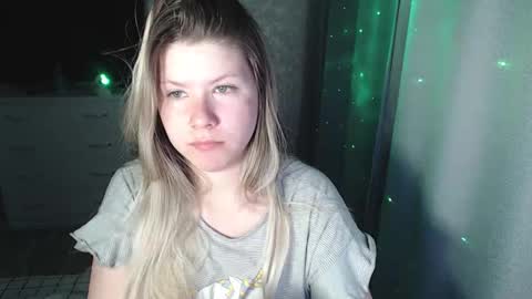 Snapshot of melissa__ray chatting on 03-05-25, 10:32 Melissa Ray online show from 03-05-25, 10:32