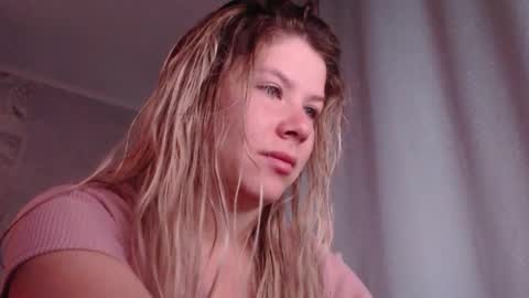 Snapshot of melissa__ray chatting on 09-14-25, 01:49 Melissa Ray online show from 09-14-25, 01:49