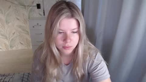 Snapshot of melissa__ray chatting on 10-06-25, 02:42 Melissa Ray online show from 10-06-25, 02:42