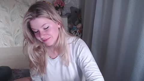 Snapshot of melissa__ray chatting on 10-25-25, 07:52 Melissa Ray online show from 10-25-25, 07:52