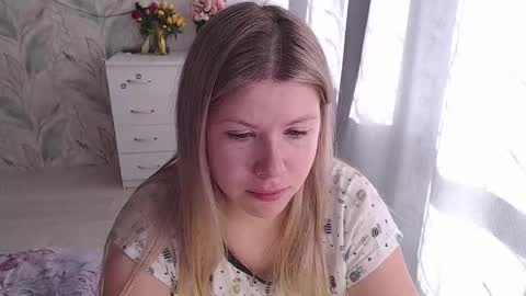 Snapshot of melissa__ray chatting on 10-28-25, 06:50 Melissa Ray online show from 10-28-25, 06:50