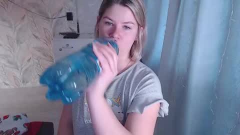 Snapshot of melissa__ray chatting on 11-13-25, 10:14 Melissa Ray online show from 11-13-25, 10:14