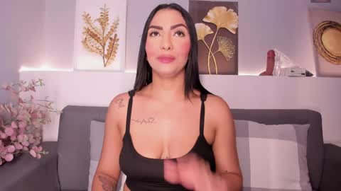 Snapshot of melissa__saenz_ chatting on 04-22-26, 03:53 M E L I S S A online show from 04-22-26, 03:53