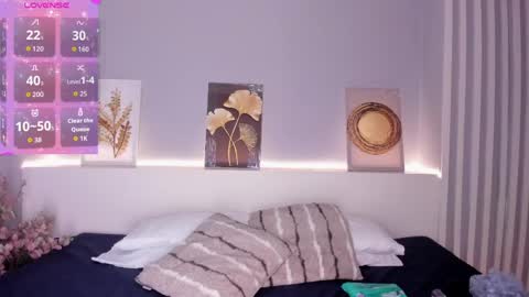 Snapshot of melissa__saenz_ chatting on 05-18-26, 03:24 M E L I S S A online show from 05-18-26, 03:24