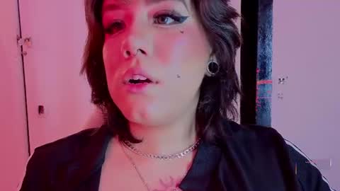 Lissa  online show from 06-20-26, 11:46