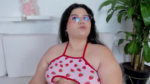 Snapshot of melissa_latingirl chatting on 01-22-25, 09:10 Melissa online show from 01-22-25, 09:10