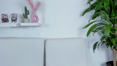 Snapshot of melissa_latingirl chatting on 02-14-25, 07:49 Melissa online show from 02-14-25, 07:49