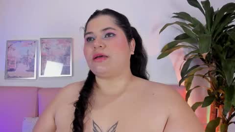 Snapshot of melissa_latingirl chatting on 10-13-25, 05:18 Melissa online show from 10-13-25, 05:18