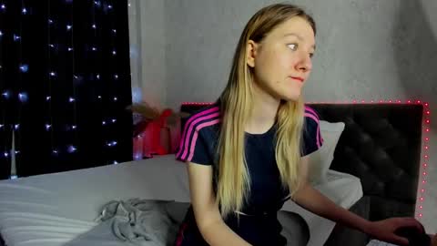 melissa_moooree online show from 02-24-25, 02:15