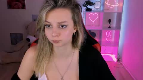 Melissa online show from 03-11-25, 03:37