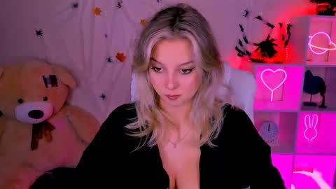 Melissa online show from 10-20-25, 04:29