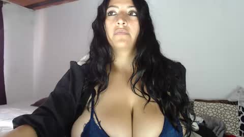 Snapshot of melissa_sexytits chatting on 01-02-25, 09:18 Lau   online show from 01-02-25, 09:18