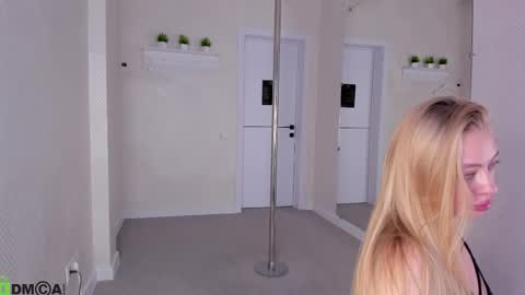 Melissa online show from 10-14-25, 03:40