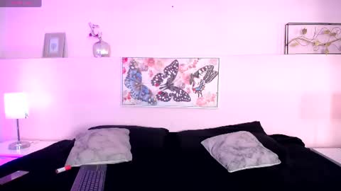 Snapshot of melissaa_bloom chatting on 06-19-26, 11:14 Melissa online show from 06-19-26, 11:14