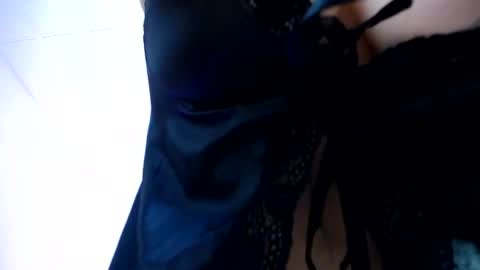 Snapshot of melissaa_bloom chatting on 07-22-26, 11:13 Melissa online show from 07-22-26, 11:13